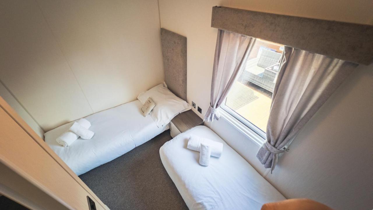 Hazel Oaks, Beautiful Lodge With Hot Tub - Sleeps 6 - Felmoor Park Morpeth Zewnętrze zdjęcie