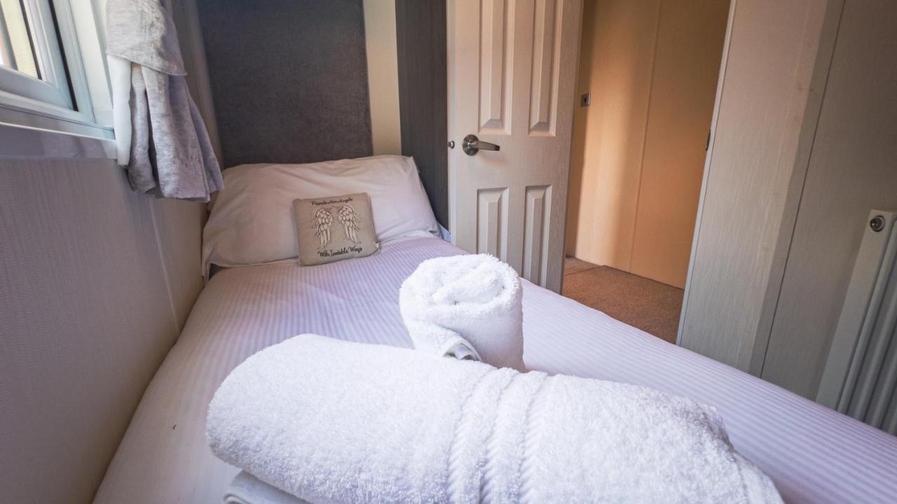 Hazel Oaks, Beautiful Lodge With Hot Tub - Sleeps 6 - Felmoor Park Morpeth Zewnętrze zdjęcie