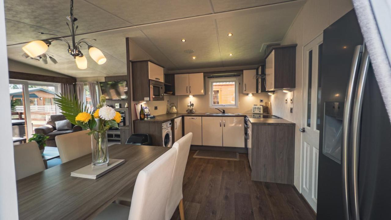 Hazel Oaks, Beautiful Lodge With Hot Tub - Sleeps 6 - Felmoor Park Morpeth Zewnętrze zdjęcie