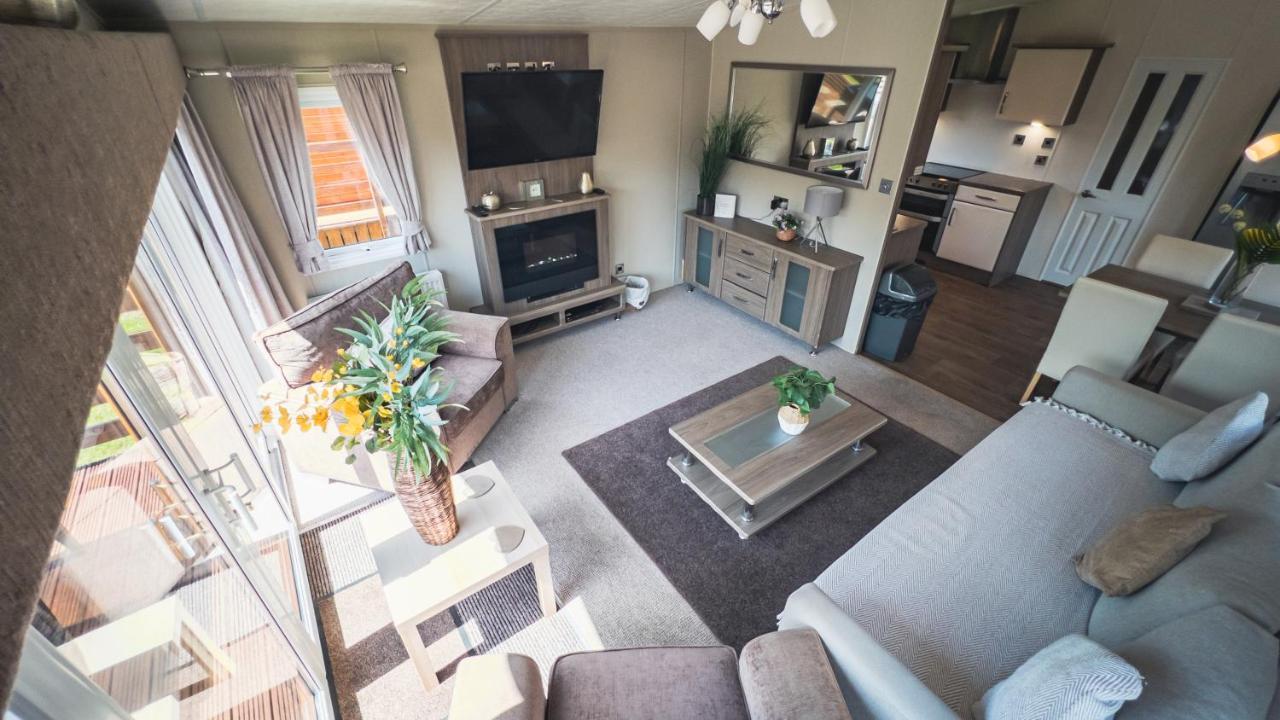 Hazel Oaks, Beautiful Lodge With Hot Tub - Sleeps 6 - Felmoor Park Morpeth Zewnętrze zdjęcie