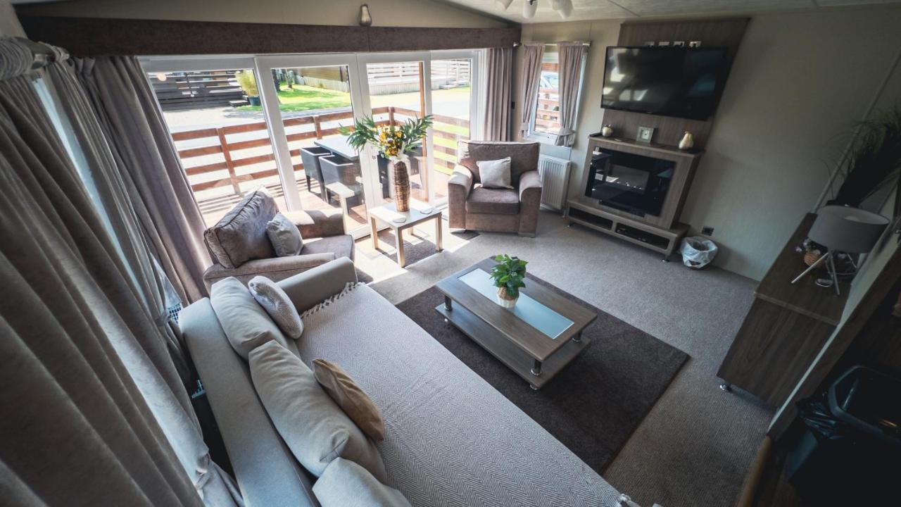 Hazel Oaks, Beautiful Lodge With Hot Tub - Sleeps 6 - Felmoor Park Morpeth Zewnętrze zdjęcie