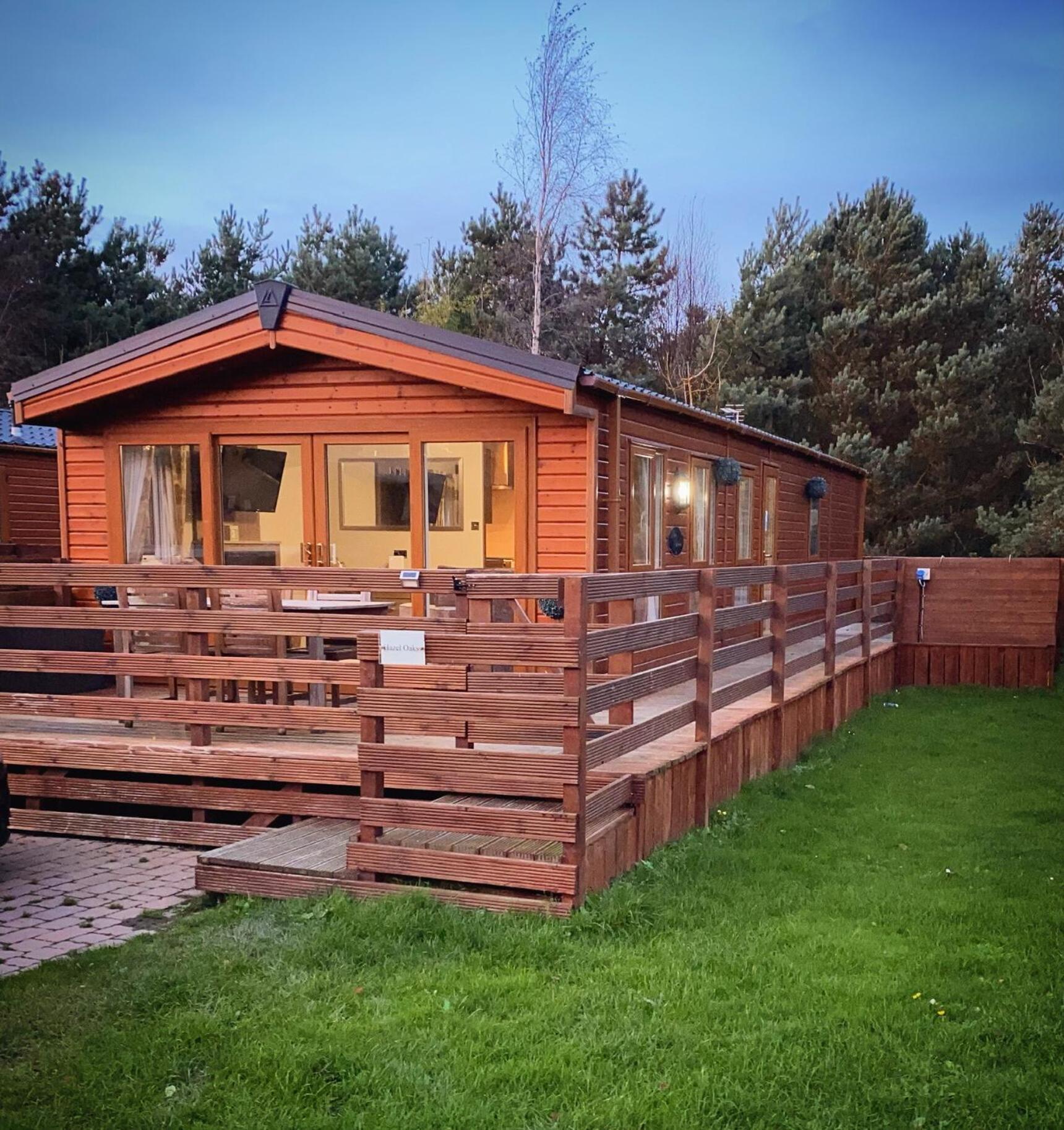 Hazel Oaks, Beautiful Lodge With Hot Tub - Sleeps 6 - Felmoor Park Morpeth Zewnętrze zdjęcie